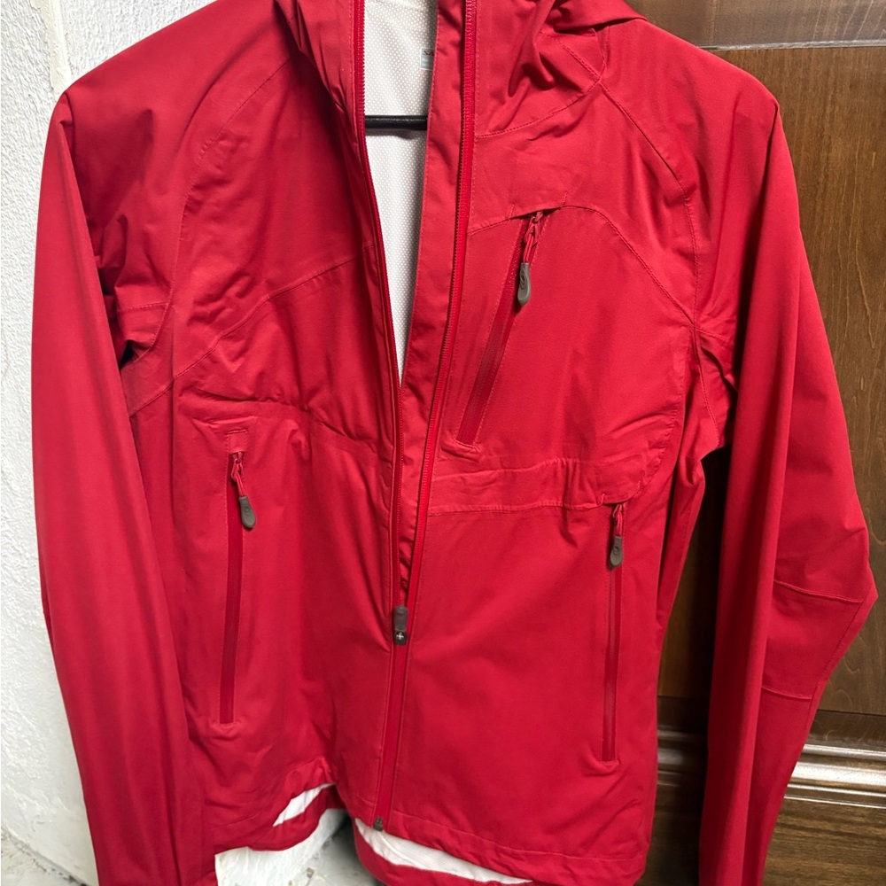 Salomon Men's Performance Jacket in Bold Red